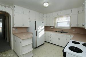 246 E Morrell St, Otsego, MI 49078 photo 7