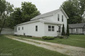 246 E Morrell St, Otsego, MI 49078 photo 2