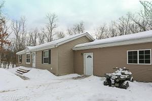 458 N Elm Ave, White Cloud, MI 49349 photo 3