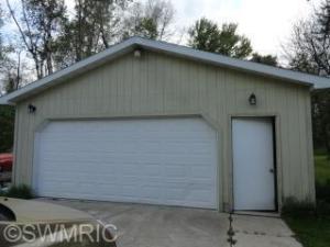 2993 S Walnut Ave, White Cloud, MI 49349 photo 5