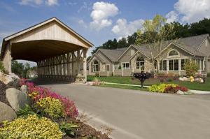 864 Bridge Crest Dr, Ada, MI 49301 photo 2
