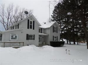 3028 E Riverside, Buchanan, MI 49107 photo 1