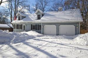 124 Walnut Woods, Plainwell, MI 49080 photo 2