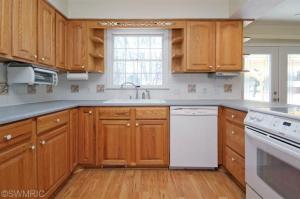 124 Walnut Woods, Plainwell, MI 49080 photo 7