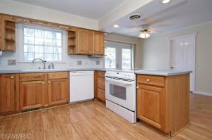 124 Walnut Woods, Plainwell, MI 49080 photo 6
