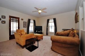 215 E Congress St, Belding, MI 48809 photo 5