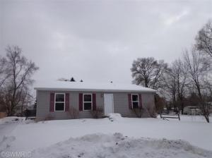 513 Vincent St, Belding, MI 48809 photo 2