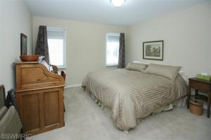 1010 Taylor Dr, Plainwell, MI 49080 photo 10