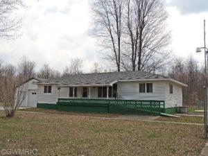 7922 E 36th St, Newaygo, MI 49337 photo 2