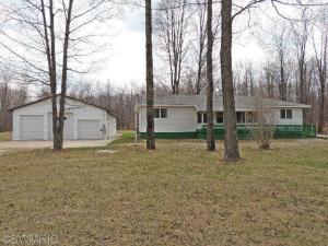 7922 E 36th St, Newaygo, MI 49337 photo 1