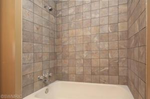 711 Glenview Dr, Plainwell, MI 49080 photo 7