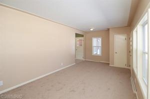 711 Glenview Dr, Plainwell, MI 49080 photo 3