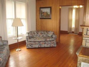 6 E Beech St, Three Oaks, MI 49128 photo 11