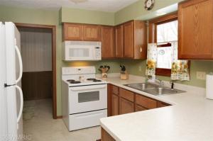 761 Thomas St, Plainwell, MI 49080 photo 4