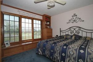 124 Peter Pan Ln, Marshall, MI 49068 photo 11