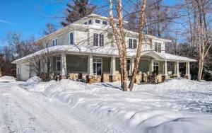 8523 Longleaf Dr SE, Ada, MI 49301 photo 1