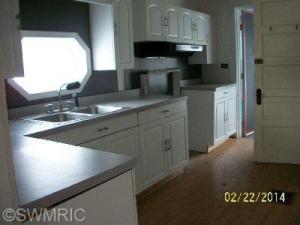 186 E Michigan, Three Rivers, MI 49093 photo 4