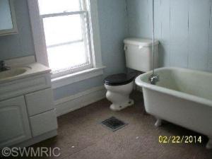 186 E Michigan, Three Rivers, MI 49093 photo 6