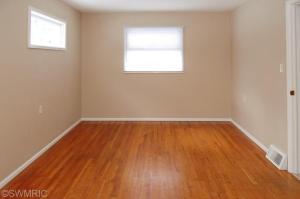 202 E Bertrand Rd, Niles, MI 49120 photo 4