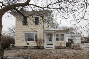 865 Riverview Dr, Plainwell, MI 49080 photo 1