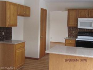 820 E Park Dr, Niles, MI 49120 photo 5
