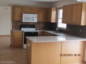 820 E Park Dr, Niles, MI 49120 photo 4