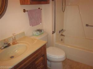 3424 E Ave, Kalamazoo, MI 49004 photo 7