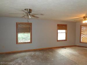 152 John, Lyons, MI 48851 photo 4