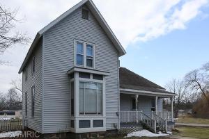 168 E Washington St, Newaygo, MI 49337 photo 2