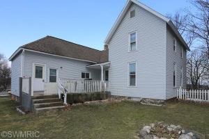 168 E Washington St, Newaygo, MI 49337 photo 3