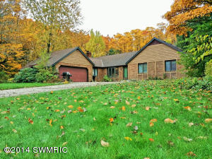 4121 60th St, Holland, MI 49423 photo 1