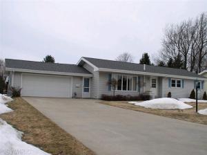 808 Cedar St, Manistee, MI 49660 photo 1