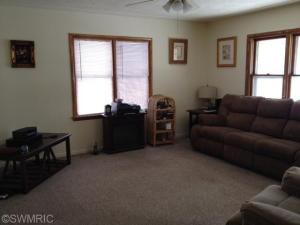 214 Eighth St, Manistee, MI 49660 photo 3