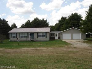 4923 E 48th St, Newaygo, MI 49337 photo 1