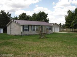 4923 E 48th St, Newaygo, MI 49337 photo 2
