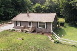 32 Pine Rd, Plainwell, MI 49080 photo 1