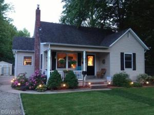 419 W Grant St, Plainwell, MI 49080 photo 1