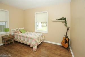 419 W Grant St, Plainwell, MI 49080 photo 10