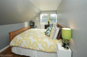 419 W Grant St, Plainwell, MI 49080 photo 13