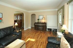 419 W Grant St, Plainwell, MI 49080 photo 5