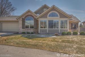 852 Bridge Crest Dr, Ada, MI 49301 photo 2