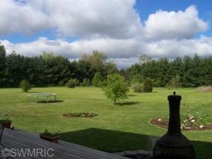 360 8th St, Plainwell, MI 49080 photo 4