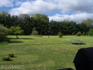360 8th St, Plainwell, MI 49080 photo 3