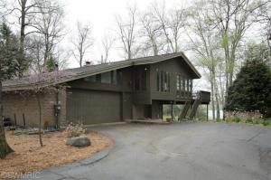 10276 Smitten Ln, Plainwell, MI 49080 photo 2