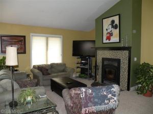 86 106th Ave, Plainwell, MI 49080 photo 2