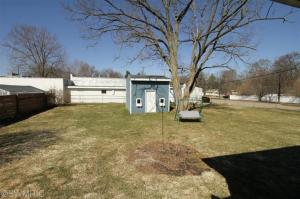 731 Thomas St, Plainwell, MI 49080 photo 3