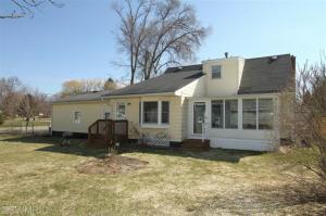 731 Thomas St, Plainwell, MI 49080 photo 4