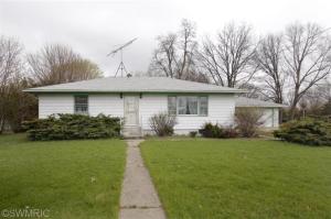 1320 River St, Three Rivers, MI 49093 photo 2