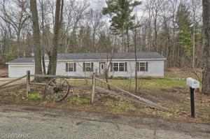 7492 Pine Ridge Dr NE, Belding, MI 48809 photo 1