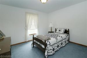 1029 Taylor, Plainwell, MI 49080 photo 11